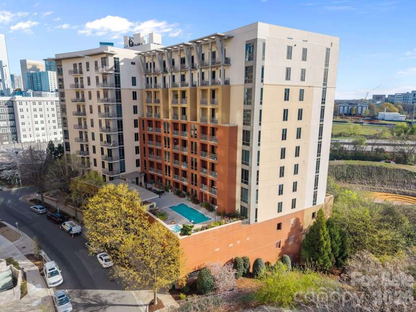 701 Royal Court, Charlotte, NC 28202.  MLS# CAR4355029, YatesRealty ID 14737. 