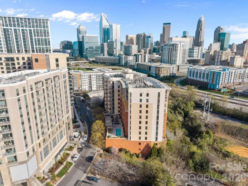 701 Royal Court, Charlotte, NC 28202.  MLS# CAR4355029, YatesRealty ID 14737. 