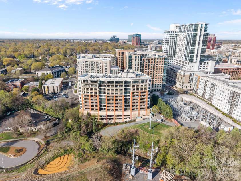 701 Royal Court, Charlotte, NC 28202.  MLS# CAR4355029, YatesRealty ID 14737. 