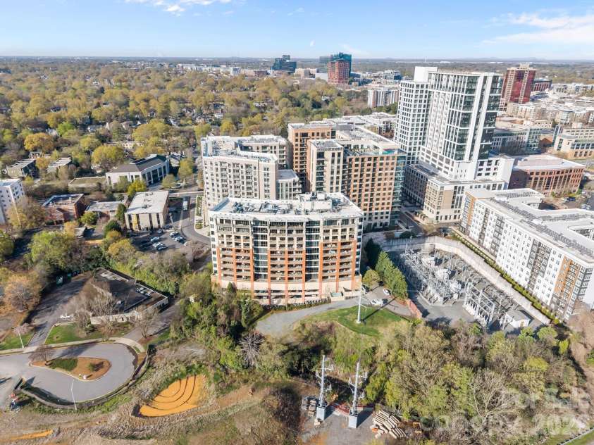 701 Royal Court, Charlotte, NC 28202.  MLS# CAR4355029, YatesRealty ID 14737. 