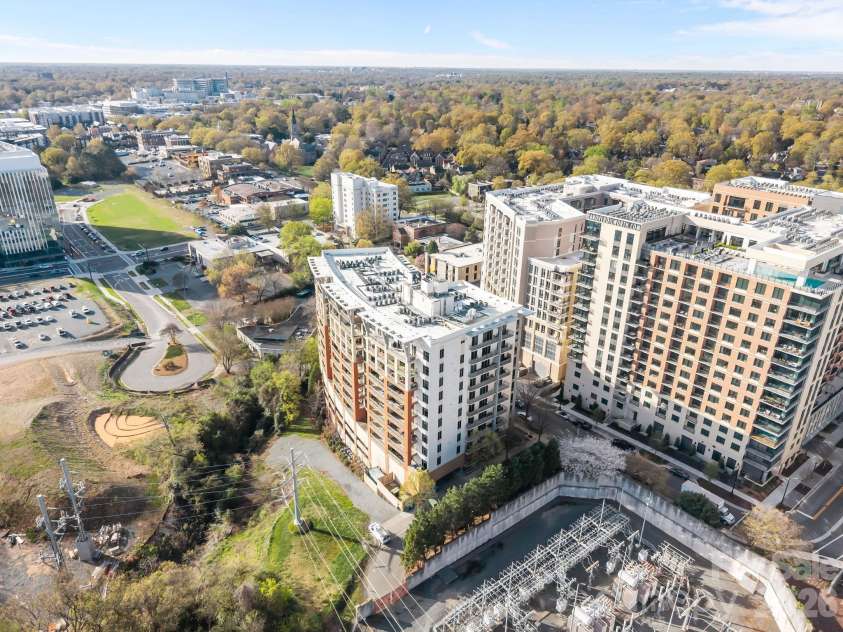 701 Royal Court, Charlotte, NC 28202.  MLS# CAR4355029, YatesRealty ID 14737. 
