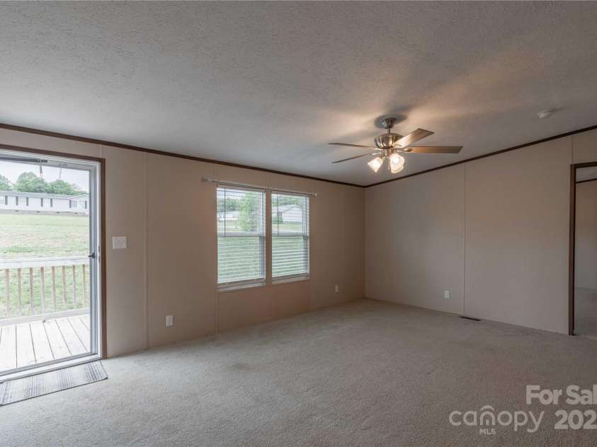 105 Peridot Drive, Statesville, NC 28625.  MLS# CAR4258509, YatesRealty ID 14739. 