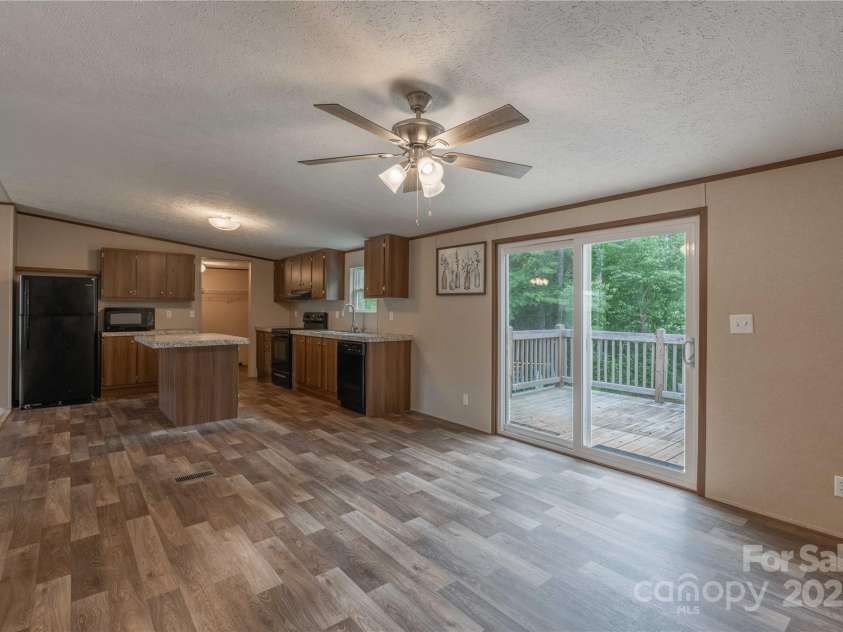 105 Peridot Drive, Statesville, NC 28625.  MLS# CAR4258509, YatesRealty ID 14739. Dining area