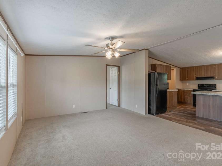 105 Peridot Drive, Statesville, NC 28625.  MLS# CAR4258509, YatesRealty ID 14739. Living Room