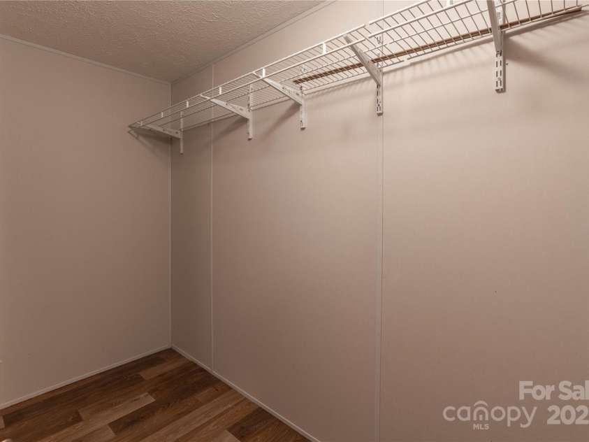 105 Peridot Drive, Statesville, NC 28625.  MLS# CAR4258509, YatesRealty ID 14739. Oversized Closet