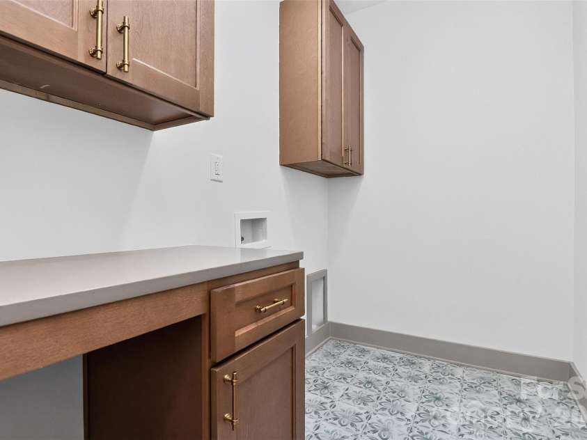 1617 Parson Street, Charlotte, NC 28205.  MLS# CAR4410956, YatesRealty ID 14739. UPPER LEVEL LAUNDRY ROOM