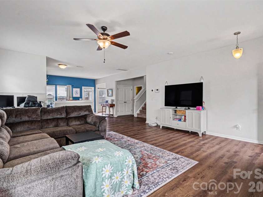 2419 Impatien Drive, Charlotte, NC 28215.  MLS# CAR4355109, YatesRealty ID 14740. 