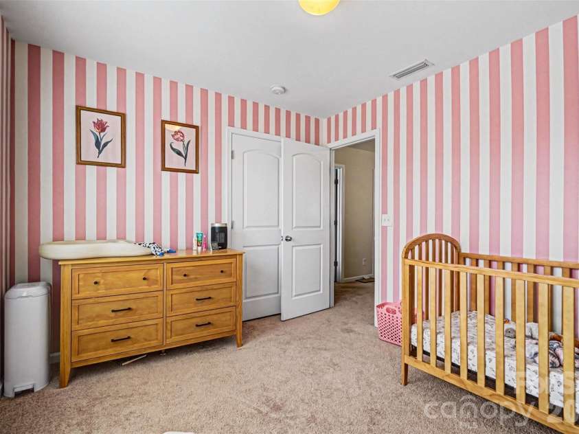 2419 Impatien Drive, Charlotte, NC 28215.  MLS# CAR4355109, YatesRealty ID 14740. 