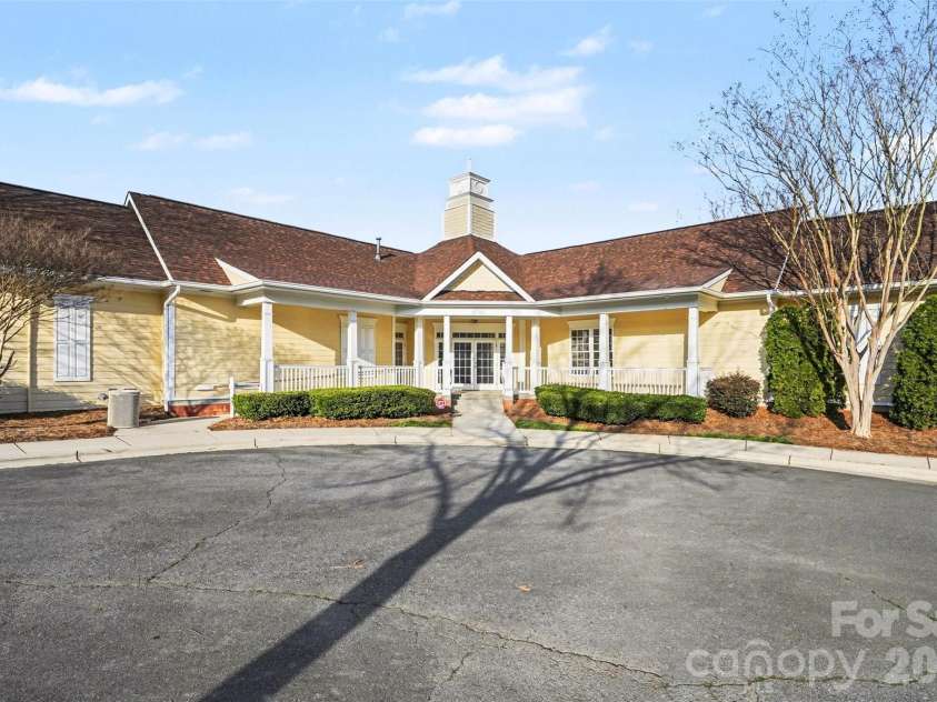 2419 Impatien Drive, Charlotte, NC 28215.  MLS# CAR4355109, YatesRealty ID 14740. 