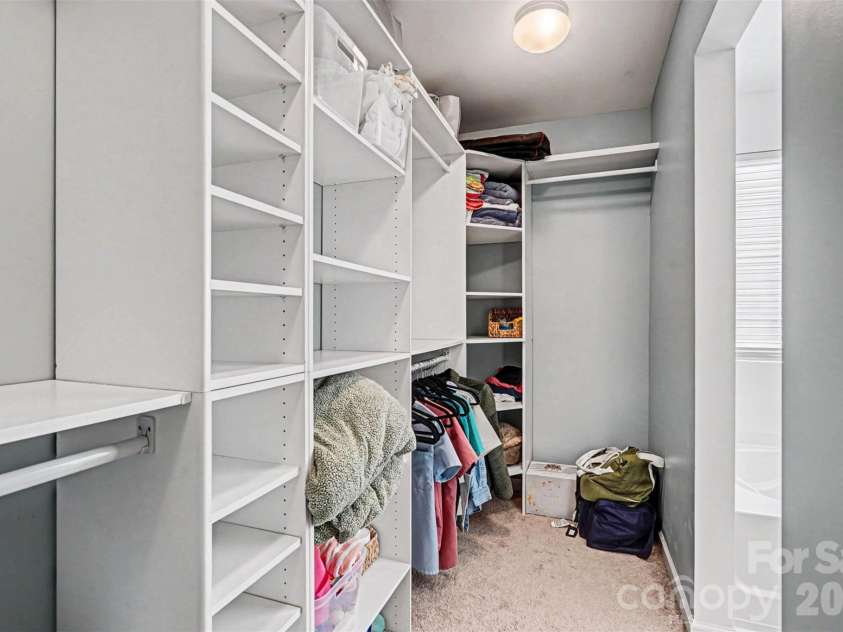 2419 Impatien Drive, Charlotte, NC 28215.  MLS# CAR4355109, YatesRealty ID 14740. Primary Closet