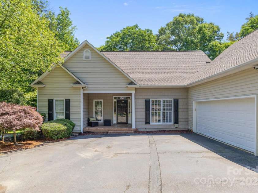 327 Wilby Drive, Charlotte, NC 28270.  MLS# CAR4257935, YatesRealty ID 14740. 