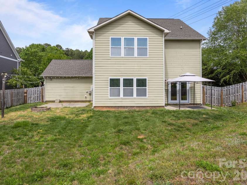 103 Hedgewood Drive, Mooresville, NC 28115.  MLS# CAR4362964, YatesRealty ID 14741. 