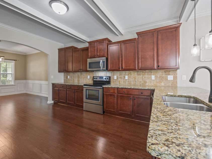 103 Hedgewood Drive, Mooresville, NC 28115.  MLS# CAR4362964, YatesRealty ID 14741. 