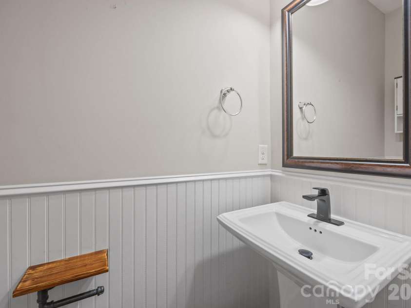 103 Hedgewood Drive, Mooresville, NC 28115.  MLS# CAR4362964, YatesRealty ID 14741. 