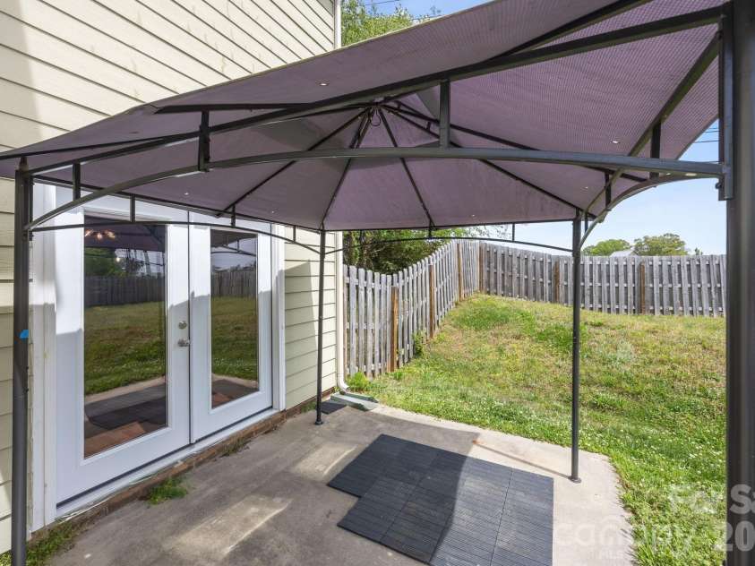 103 Hedgewood Drive, Mooresville, NC 28115.  MLS# CAR4362964, YatesRealty ID 14741. 