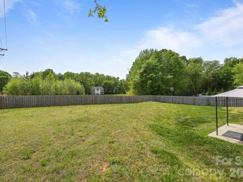 103 Hedgewood Drive, Mooresville, NC 28115.  MLS# CAR4362964, YatesRealty ID 14741. 