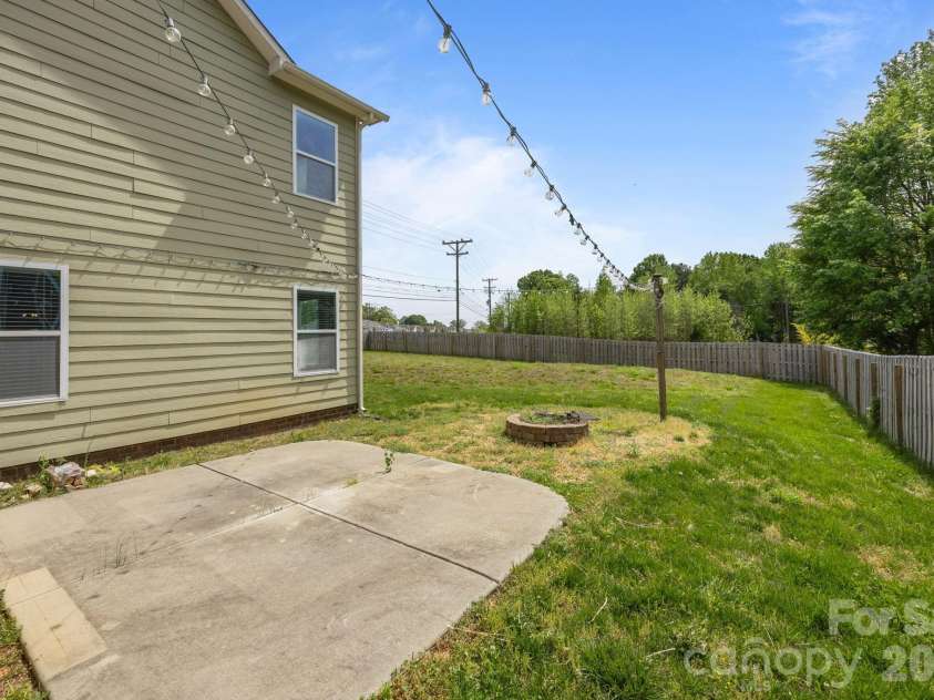 103 Hedgewood Drive, Mooresville, NC 28115.  MLS# CAR4362964, YatesRealty ID 14741. 