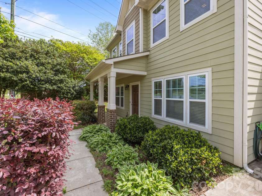 103 Hedgewood Drive, Mooresville, NC 28115.  MLS# CAR4362964, YatesRealty ID 14741. 