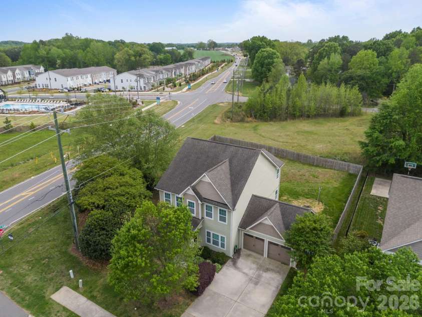 103 Hedgewood Drive, Mooresville, NC 28115.  MLS# CAR4362964, YatesRealty ID 14741. 