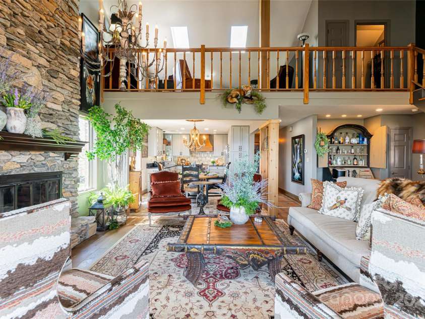 704 Fleetwood Plaza, Hendersonville, NC 28739.  MLS# CAR4246743, YatesRealty ID 14741. Living room