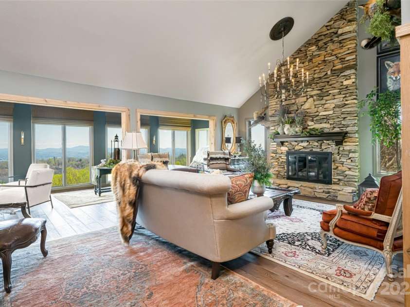 704 Fleetwood Plaza, Hendersonville, NC 28739.  MLS# CAR4246743, YatesRealty ID 14741. Living room