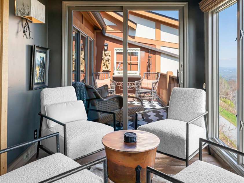 704 Fleetwood Plaza, Hendersonville, NC 28739.  MLS# CAR4246743, YatesRealty ID 14741. Sunroom