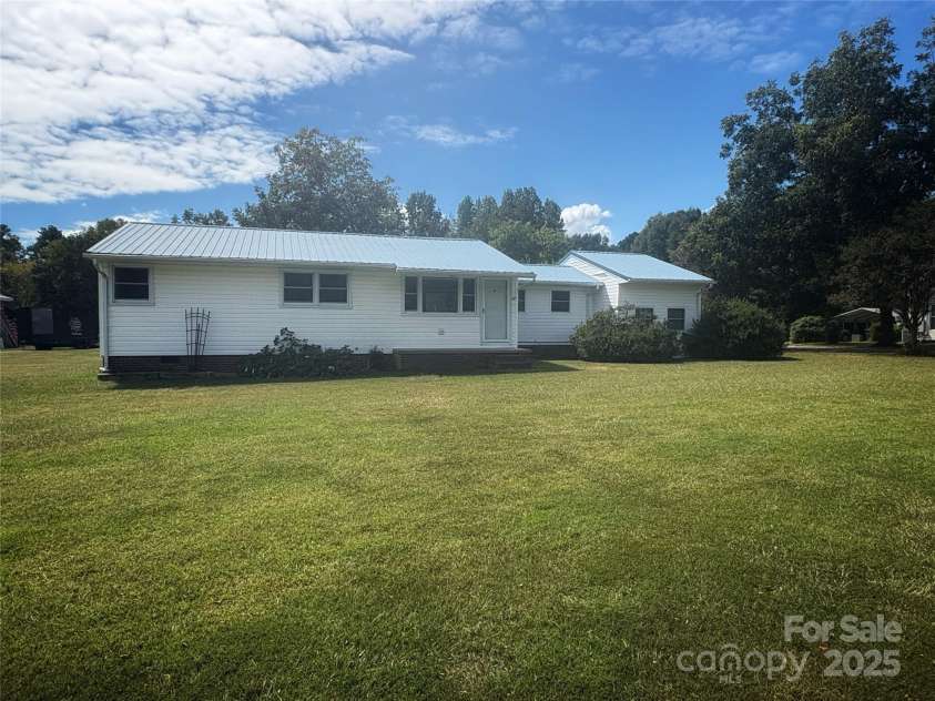 335 Plank Road, Wadesboro, NC 28170.  MLS# CAR4302877, YatesRealty ID 14743. 