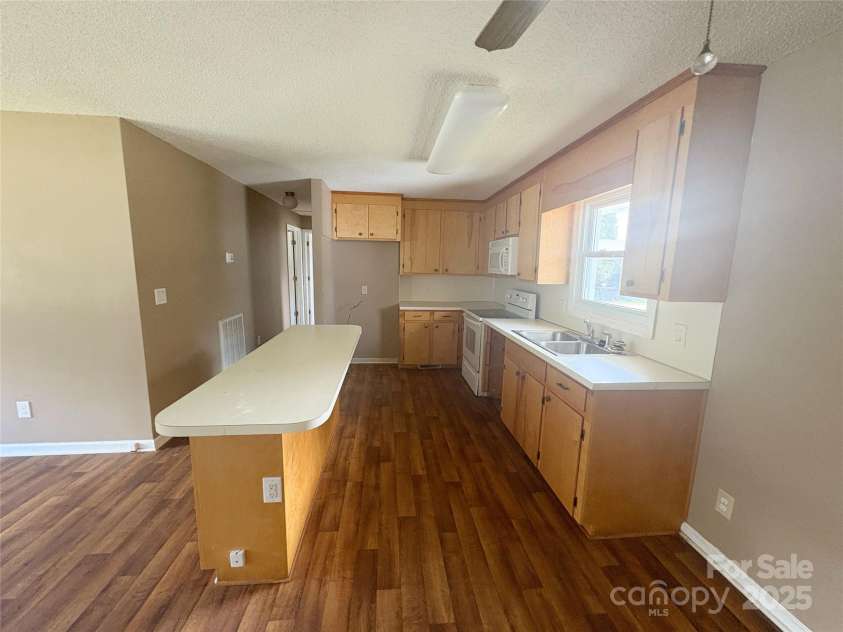 335 Plank Road, Wadesboro, NC 28170.  MLS# CAR4302877, YatesRealty ID 14743. 