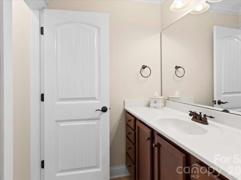 170 Kenway Loop, Mooresville, NC 28117.  MLS# CAR4355232, YatesRealty ID 14747. 