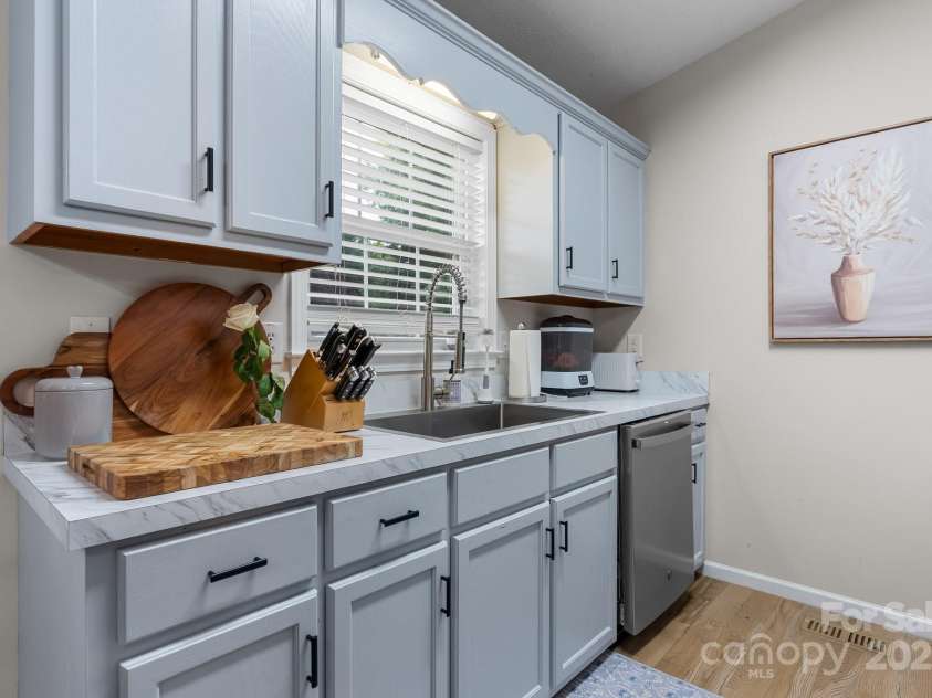 3311 Lilac Lane, Hudson, NC 28638.  MLS# CAR4258470, YatesRealty ID 14747. 