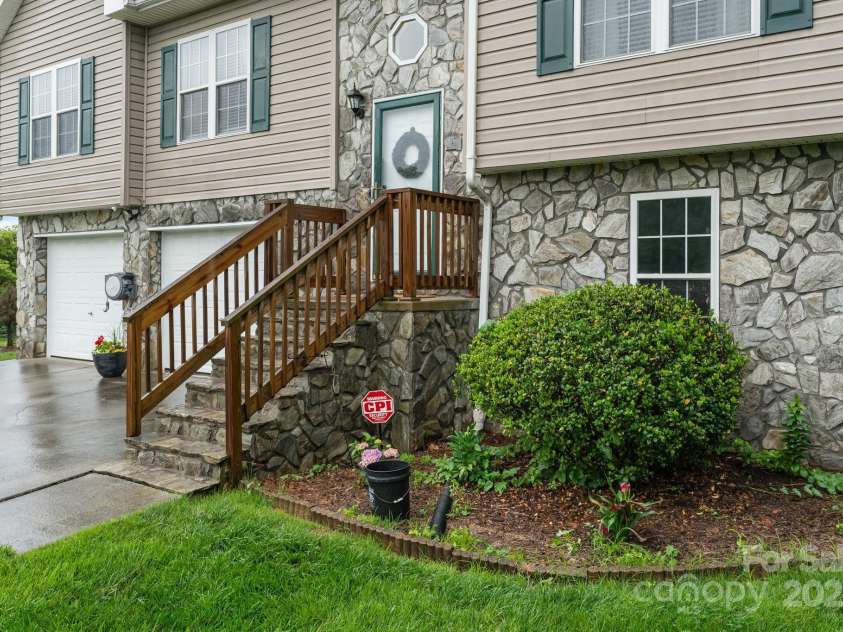 3311 Lilac Lane, Hudson, NC 28638.  MLS# CAR4258470, YatesRealty ID 14747. 