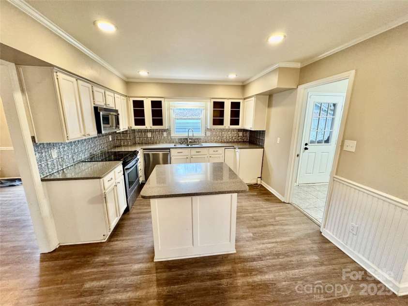 701 Victorian Lane, Monroe, NC 28112.  MLS# CAR4212771, YatesRealty ID 14748. 