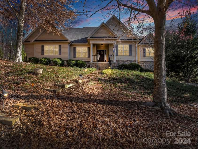 148 Courtland Court, Lake Lure, NC 28746.  MLS# CAR4207645, YatesRealty ID 1475. 