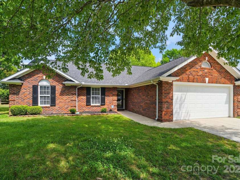 8309 Emily Drive, Harrisburg, NC 28075.  MLS# CAR4254903, YatesRealty ID 1475. 