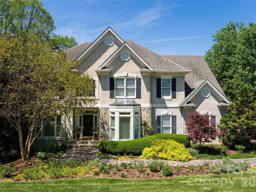 38 Pine Acre Boulevard, Asheville, NC 28804.  MLS# CAR4371915, YatesRealty ID 14750. 38 Pine Acre Blvd