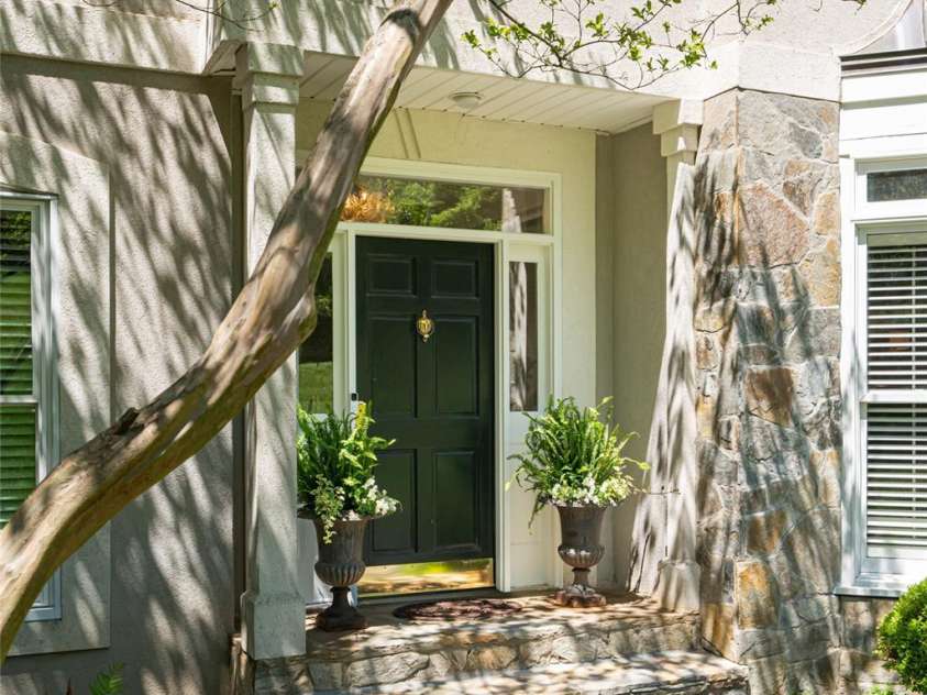 38 Pine Acre Boulevard, Asheville, NC 28804.  MLS# CAR4371915, YatesRealty ID 14750. Classic Home