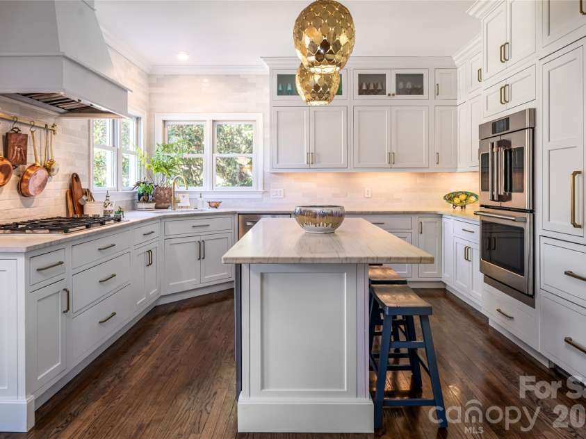 38 Pine Acre Boulevard, Asheville, NC 28804.  MLS# CAR4371915, YatesRealty ID 14750. Elegantly Updated Kitchen