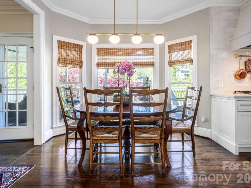 38 Pine Acre Boulevard, Asheville, NC 28804.  MLS# CAR4371915, YatesRealty ID 14750. Plenty of Room for Family Dinner