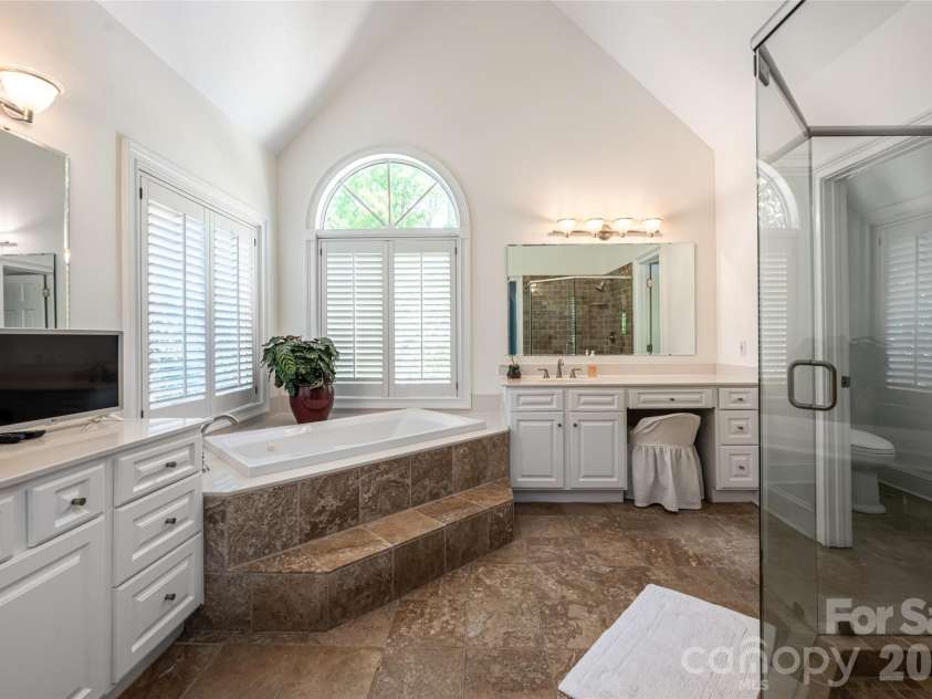 38 Pine Acre Boulevard, Asheville, NC 28804.  MLS# CAR4371915, YatesRealty ID 14750. Primary Bathroom with Double Vanities