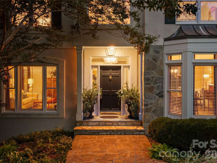 38 Pine Acre Boulevard, Asheville, NC 28804.  MLS# CAR4371915, YatesRealty ID 14750. Welcoming Entry