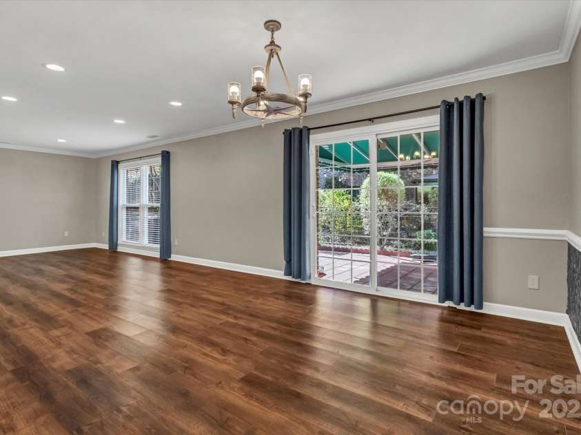7214 Quail Meadow Lane, Charlotte, NC 28210.  MLS# CAR4227594, YatesRealty ID 14751. 