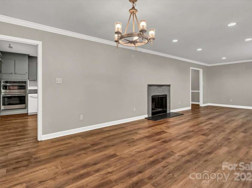 7214 Quail Meadow Lane, Charlotte, NC 28210.  MLS# CAR4227594, YatesRealty ID 14751. 