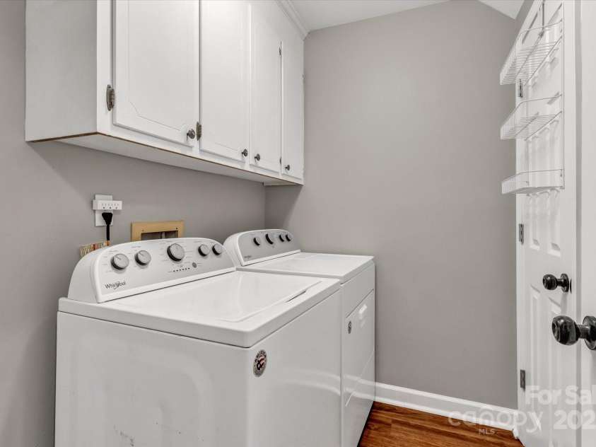 7214 Quail Meadow Lane, Charlotte, NC 28210.  MLS# CAR4227594, YatesRealty ID 14751. 