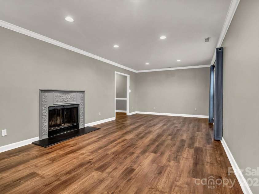 7214 Quail Meadow Lane, Charlotte, NC 28210.  MLS# CAR4227594, YatesRealty ID 14751. 