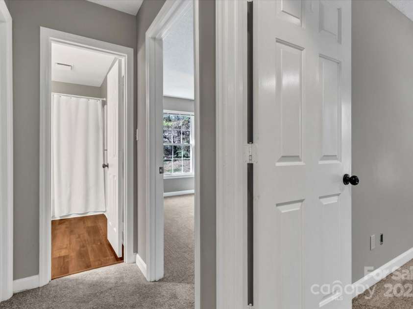 7214 Quail Meadow Lane, Charlotte, NC 28210.  MLS# CAR4227594, YatesRealty ID 14751. 