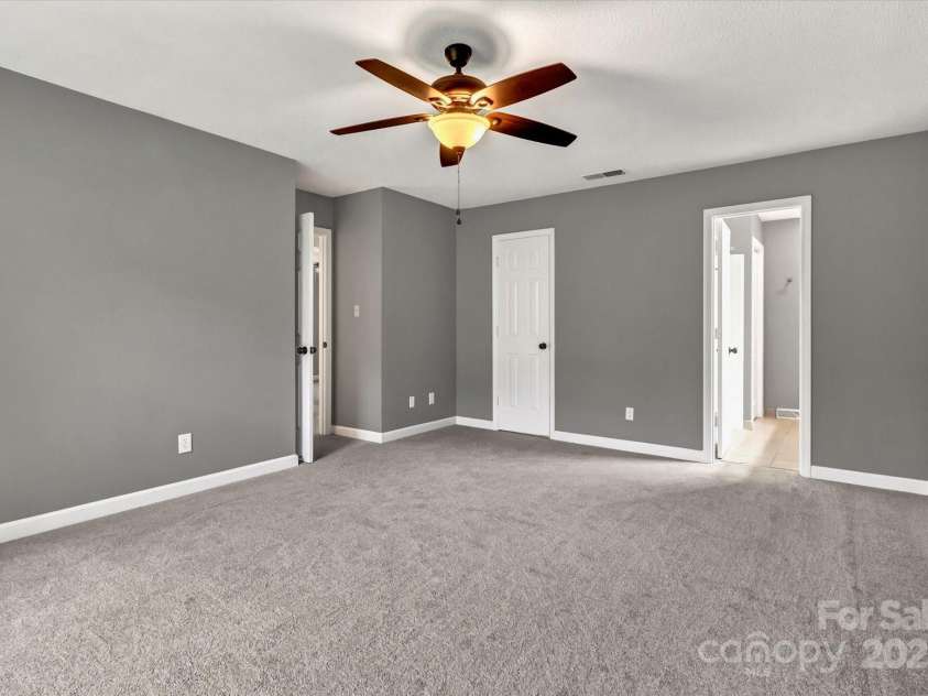 7214 Quail Meadow Lane, Charlotte, NC 28210.  MLS# CAR4227594, YatesRealty ID 14751. 