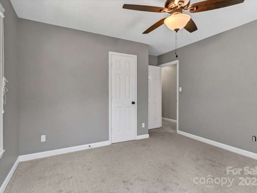 7214 Quail Meadow Lane, Charlotte, NC 28210.  MLS# CAR4227594, YatesRealty ID 14751. 