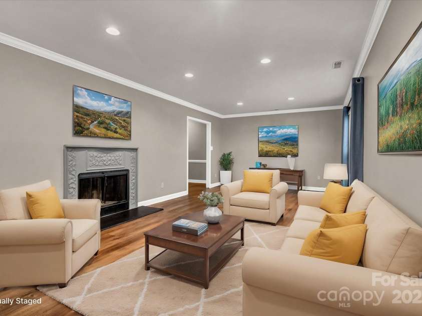 7214 Quail Meadow Lane, Charlotte, NC 28210.  MLS# CAR4227594, YatesRealty ID 14751. Virtually Staged