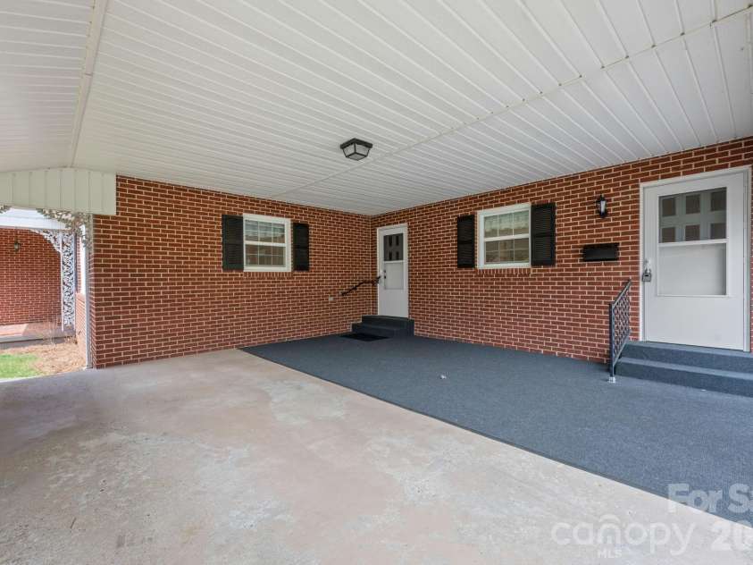 154 Alton Lane, Boone, NC 28607.  MLS# CAR4363802, YatesRealty ID 14752. 