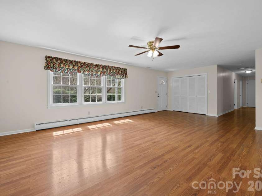 154 Alton Lane, Boone, NC 28607.  MLS# CAR4363802, YatesRealty ID 14752. 